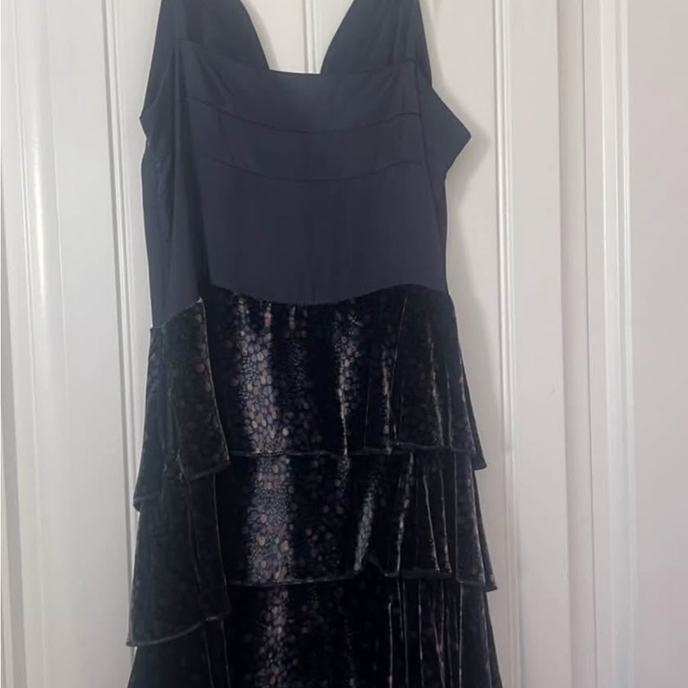 Marc Jacobs silk and velvet Tiered Dress - Picture 6 of 7
